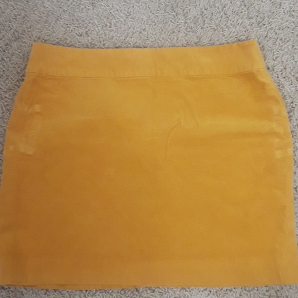 Banana Republic Dresses & Skirts - Banana Republic Sz 12 Yellow Corduroy Mini skirt